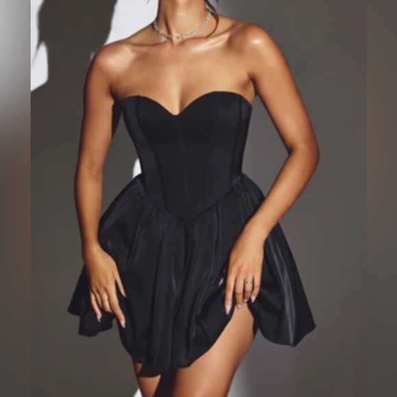 Stunning Oh Polly Formal Dress - Picture 3 of 3